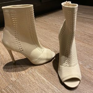 Never worn Steve Madden sock heels size 7